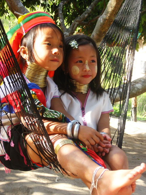 Bộ tộc những cô gái cổ dài ở Thái Lan