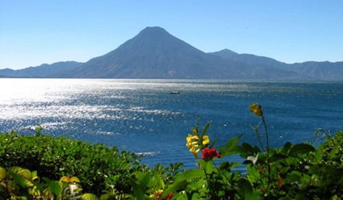 Hồ Atitlan, mụ phù thủy của Guatemala