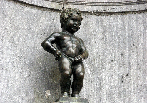 Câu chuyện về chú bé đứng tè ở Brussels