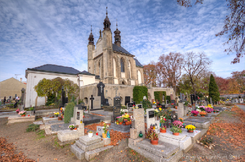 Nhà thờ trang trí bằng xương và sọ người ở Czech