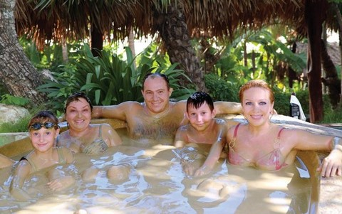Tắm bùn khoáng thư giãn tại Asean Resort