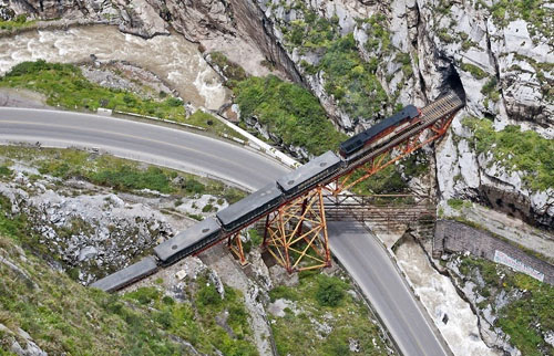 Cây cầu mang tên địa ngục ở Peru