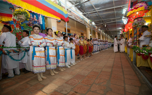 Về Tây Ninh dự lễ hội lớn của đạo Cao Đài