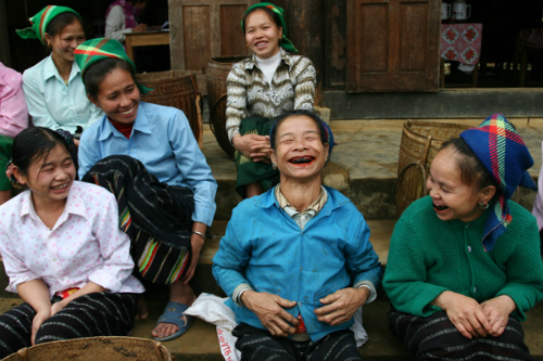 Răng đen thất sủng ở thế hệ thiếu nữ Thái