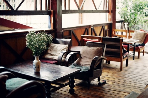 Những quán ăn, cà phê mang phong cách Tây ở Hà Nội