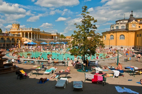 Bể bơi nước nóng nổi tiếng nhất Hungary