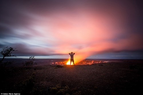 Nghẹt thở với bộ ảnh ngoạn mục bên miệng núi lửa Hawaii