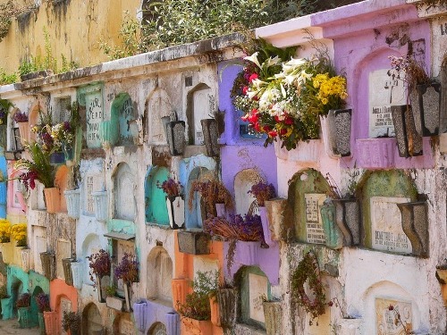 Thế giới màu sắc của người chết ở Guatemala