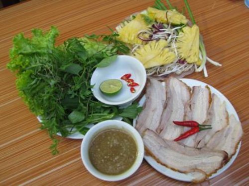 3 quán ăn bình dân xứ Quảng hút khách ở Hà Nội