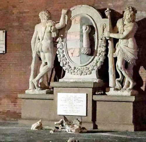 Thần sức mạnh Hercules ở Ý bị ‘hủy diệt’ bởi selfie