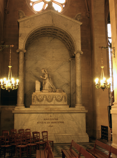 Lăng mộ người phụ nữ nắm giữ trái tim hoàng đế Pháp