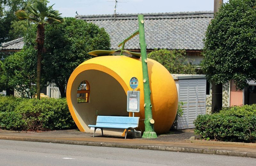 Những trạm dừng xe buýt hình hoa quả ở Nhật
