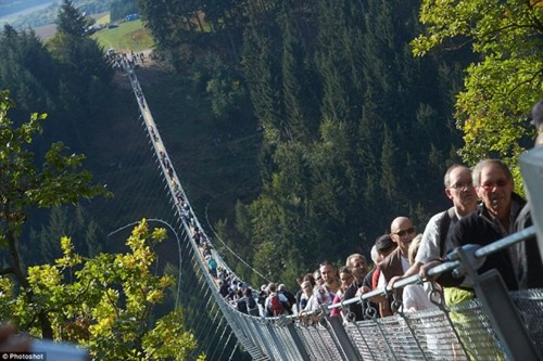 Chiêm ngưỡng cây cầu dây văng dài nhất nước Đức