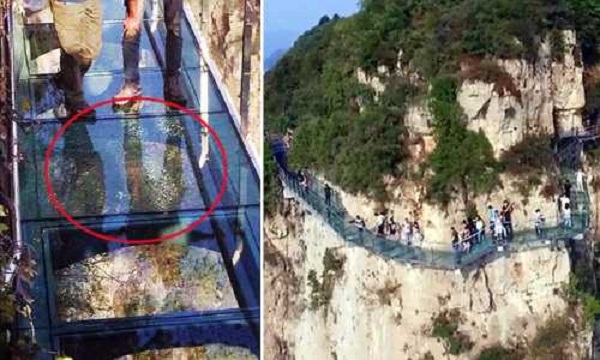 Clip: Cầu kính cao nghìn mét rạn nứt khiến du khách hoảng sợ