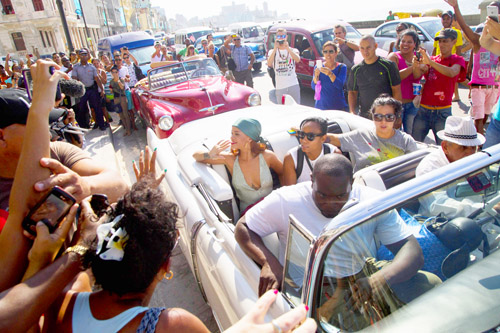 Sao và giới nhà giàu Mỹ đổ về Cuba