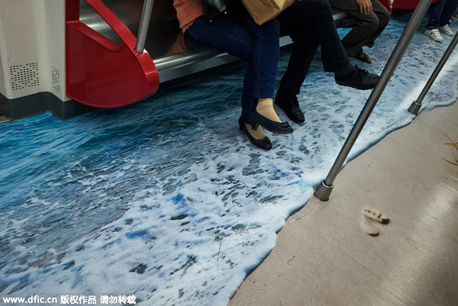 Du khách thích thú với tranh 3D sống động như thật trên tàu điện ngầm