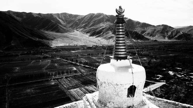 Tây Tạng huyền bí trong bộ ảnh đen trắng