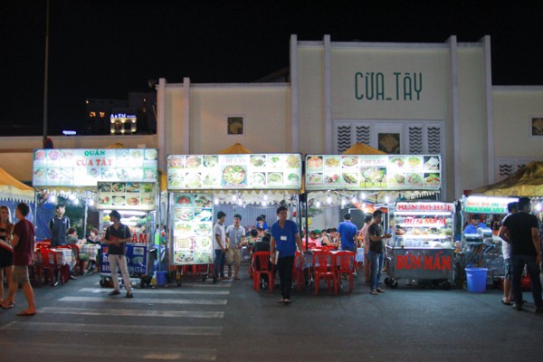 Ẩm thực chợ đêm Bến Thành - Phong phú và đa dạng