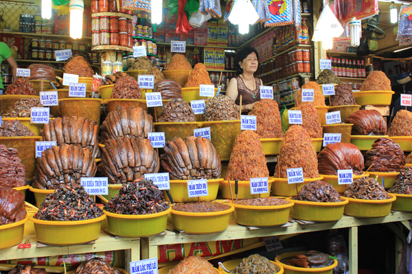 Đi dạo ‘vương quốc mắm’ ở chợ Châu Đốc