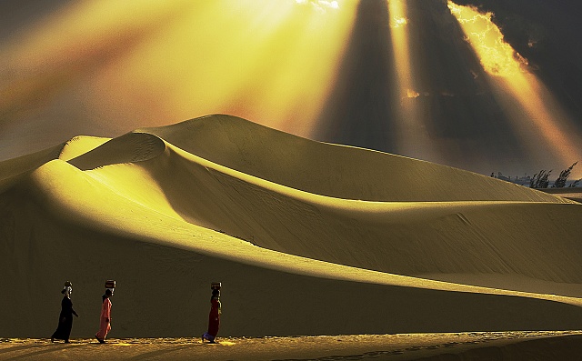 ‘Dải lụa cát’ Nam Cương, hoang sơ nhưng lãng mạn