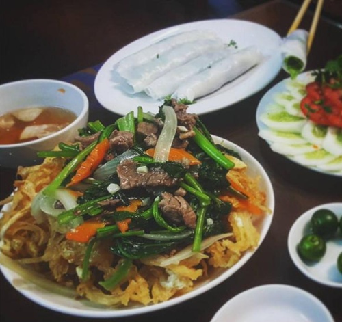 10 con phố nổi danh nhờ món ăn ở Hà Nội
