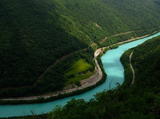 Dòng sông lục bảo duy nhất thế giới