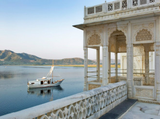 Tới Ấn Độ thăm cung điện nổi giữa lòng hồ Pichola 