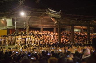 9.000 người tham gia lễ hội khỏa thân tại Nhật