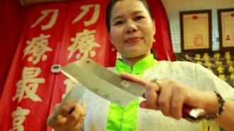 Massage bằng dao chặt thịt ở Đài Loan