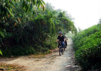 Một ngày đạp xe thăm làng cổ giữa thủ đô