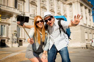 Thận trọng với gậy selfie khi du lịch Âu, Mỹ