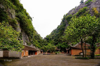 Nhà chị Dậu giữa không gian làng cổ Ninh Bình
