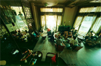 Những quán cà phê của sao Việt ở Sài Gòn
