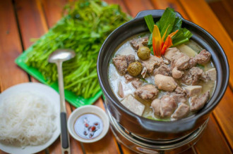 Vị chua tự nhiên trong món ngon Việt