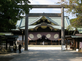 Yasukuni - nơi chiến tranh và hòa bình giằng xé