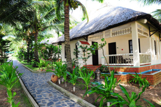 Hai khách sạn ở Nha Trang và Phú Quốc bị thu hồi sao 