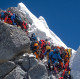 Nepal lắp bậc thang trên đỉnh Everest