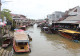 Vẻ yên bình ở chợ nổi Thái Lan